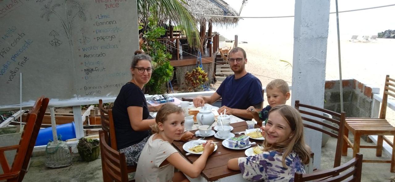 Gems Garden Guest House Tangalle Exteriör bild