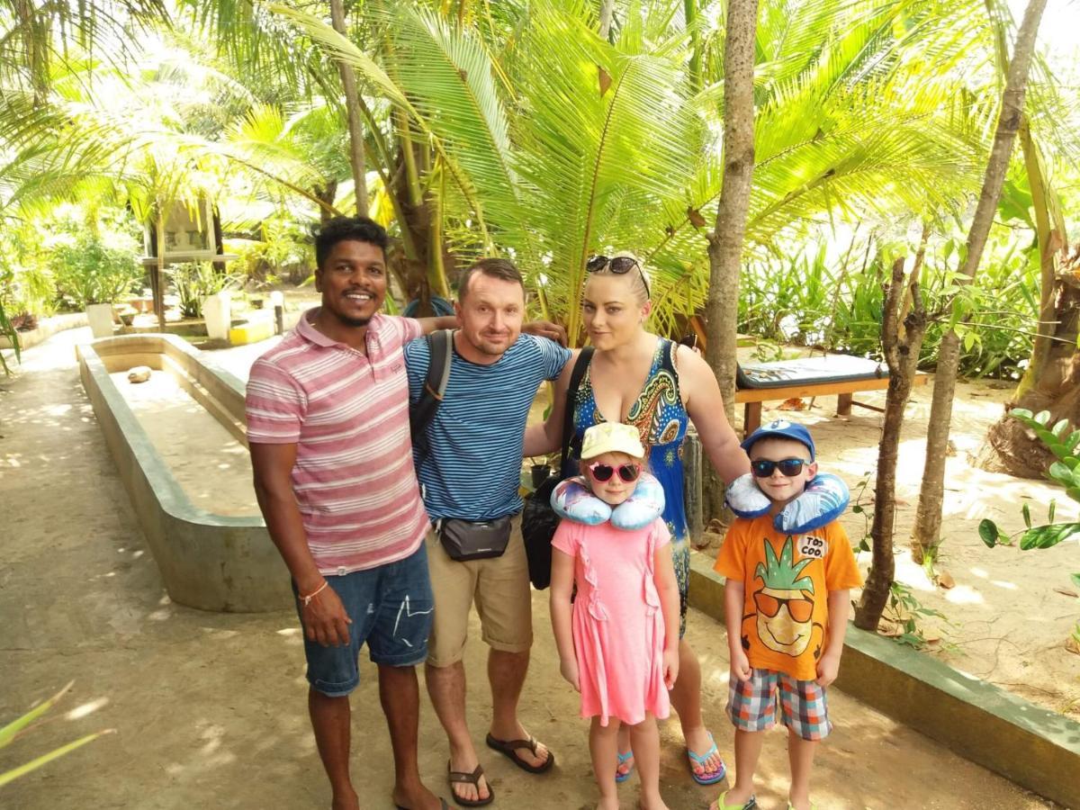 Gems Garden Guest House Tangalle Exteriör bild