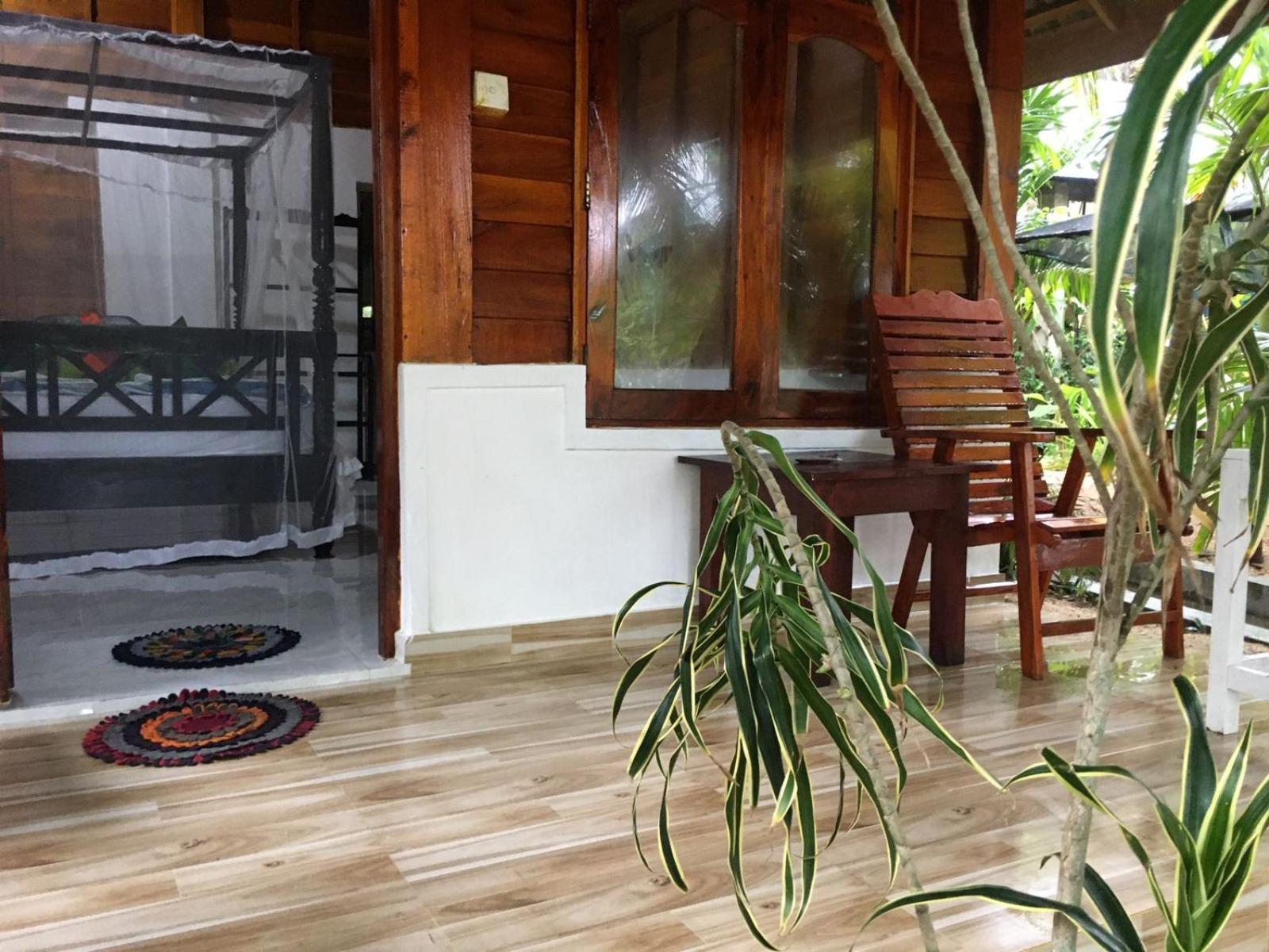 Gems Garden Guest House Tangalle Exteriör bild